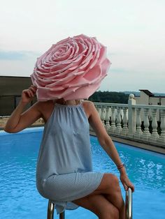 Giant rose hat looks amazing in fashion show, wedding party, theatrical performance, tea party, horse racing derby, bridal photo shoot, maternity, dance show The material is lightweight and waterproof. Can be used in water.The hat is deep, sits well on the head without ribbons and gartersThe material is safe, odorless, used in medicine and the children's industry. Dear buyers!Each hat is handmade to order.Standard shipping takes 20-40 daysExpress 15-30 days Photo Shoot Maternity, Bridal Photo Shoot, Evening Hat, Flower Backdrops, Giant Roses, Rose Hat, Bridal Photo, Bridal Fascinator, Bridal Headwear