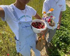 Tarah Dewitt, Strawberry Picking, Surf Lifestyle, Summer Mood, Summer Feeling, Summer 22, Summer Dream, Summer Lovin, Summer Inspo