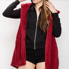 Beautiful Burgundy Super Soft Fleeced Hoodie Vest. Size S - Wear With Jeans For A Casual Look For These Crisp Cool Nights. Sherling Vest, Flannel Vest, Olive Green Vest, Coral Cardigan, Yellow Vest, Plaid Hoodie, Plaid Cardigan, Hoodie Vest, Green Vest