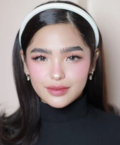 Fresh Pink Makeup Look, Make Up Ideas For Graduation Pictorial, Fresh Graduation Makeup Look, Grad Make Up Look, Paul Uniting Makeup, Paul Unating Makeup Look, Cold Skin Tone Makeup, Make Up For Graduation Pictorial Morena, Paul Unating Inspired Makeup Look