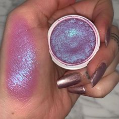 Cream Glitter Eyeshadow, Purple Glittery Eye Makeup, Glittery Eye Makeup, Glittery Eyeshadow, Creamy Eyeshadow, Purple Eye Makeup, Purple Makeup