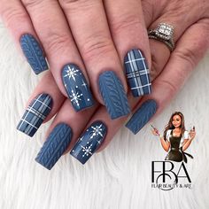 Dark Blue Sweater Nails, Sweater Weather Nail Art, Winter Sweater Nails Short, Blue Sweater Nail Designs, Plaid Nails Blue, January Sweater Nails, Blue Winter Sweater Nails, Blue Winter Nail Designs Simple, Sweater Art Nails