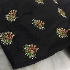 Blouse Designs Aari Work, Blouse Maggam Work, Work Blouse Designs, Zardosi Work, New Blouse Designs, Silk Saree Blouse Designs, Aari Work Blouse