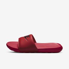 From the beach to the bleachers, the Victori One is a must-have slide for everyday activities. Subtle yet substantial updates like a wider strap and softer foam make lounging easy. Go ahead—enjoy endless comfort for your feet. Slides Nike, Red Leather Sandals, The Bleachers, Mens Slides, Black Week, Bleachers, Trending Sneakers, Nike Store, Slides Shoes