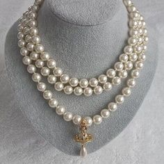 Vivienne Westwood Three Row Triple Layer Pearl Drop Gold Necklace Choker  | eBay Stacked Pearl Necklace, Luxury White Beaded Necklaces, Luxury Pearl White Beaded Necklaces, Luxury Pearl White Beaded Necklace, Gold Necklace Aesthetic, Pearl Necklace Outfit, Gold Necklace Choker, Vivienne Westwood Wedding, Coquette Birthday