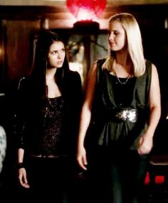 The Vampire Diaries - ELENA GILBERT E REBEKAH Elena And Rebekah, Mystic Falls, Elena Gilbert