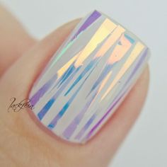 essie - find me an oasis & Holofolie #blogpostvonheute #glassnails Shattered Glass Nails, Glass Nails Art, Makeup Nails Designs, Glass Nails, Foil Nails, Holographic Nails, Gel Nail Designs, Cute Nail Designs