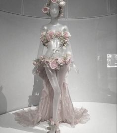 Extravagant Dresses Evening, Cute Pink Rave Outfits, Rave Wedding Outfit, Asian Dresses Fashion, Garden Of Time Dress, Aphrodite Aesthetic Outfit, Edgy Rave Outfit, Dreamy Outfits Aesthetic, Aphrodite Fashion