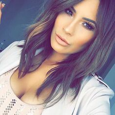 D E S I • P E R K I N S @desiperkins Instagram photos | Websta Stacked Bob, Layered Haircut, Hair Color And Cut, Mid Length Hair, Bob Haircut, Medium Hair Cuts, Hair Today, Great Hair, Length Hair