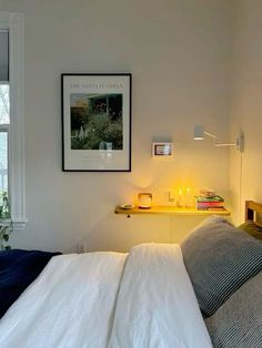 #bedroom #architecture #decor #simple #aesthetic Bedside Corner Ideas, Mcm Pillows, Ikea Mcm, Asymmetrical Bedroom, Nyc Bedroom Aesthetic, Ikea 2024, Colorful Minimalist Bedroom, Minimalist Bookshelf, Midcentury Minimalist