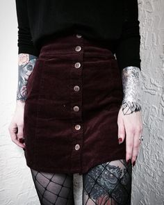 Rock Outfit, Grunge Look, Ideas Nails, Looks Black, Grunge Goth, Grunge Style, College Fashion, Edgy Outfits, Dark Fashion