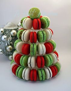 a christmas tree made out of macaroons and cookies