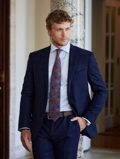 Our inimitable Printed Wine Flowers Tie offering sophisticated style in an exclusive, modern-yet-classic, silhouette. Knot with a ½ Windsor knot, and achieve the perfect dimple. Crafted from pure wool, this piece is simply stunning and unique, and exudes subtle power. No other medium takes color and pattern in the magnificent way that pure wool does. Made in Italy Dress For Man Wedding, Flowers For Mens Suit, Wedding Guest Dress Winter Men, Mens Cocktail Dress, Garden Cocktail Wedding, Mens Formal Attire, Wedding Attire Men, Spring Wedding Guest Attire, Summer Cocktail Attire