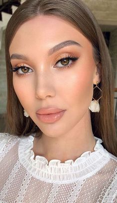 25 Wedding Makeup Looks: Timeless Elegance With A Modern Twist Grad Makeup, Hd Make Up, Membentuk Alis, Natural Prom Makeup, Casual Makeup