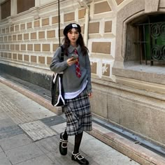 Necktie Outfit, Clothes Europe, Models Outfits, Outfit Ideas Aesthetic, Japan Outfit, Aesthetic Outfit Ideas, Plaid Outfits, Winter Fits, Aesthetic Outfit