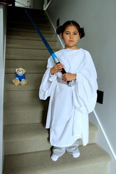 The Contemplative Creative: 2-Minute Princess Leia Costume Leia Costume Diy, Princess Leia Costume Kids, Star Wars Princess Leia Costume, Princess Leia Costume Diy, Funny Kid Costumes, Princess Leia Costume, Leia Costume, Star Wars Princess Leia, Star Wars Princess