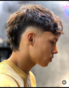 Lazarbeam Mullet, Mullet No Fade, Straight Haircut Men Short Hair, Side Design Haircut Men, Mullet With Short Hair, Mohawk Straight Hair, Mens Short Mullet Fade, Men’s Short Mullet Haircut, Textured Hair Men