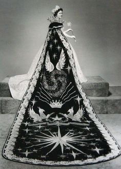 1958, Helen Gunther James: Queen of the Court of the Golden Journey. Photo: San Antonio Express-News File Photo Royal Cape, Queen Drawing, Tapestry Nature, Dress Train, Most Beautiful Wedding Dresses