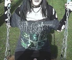 Numetal Outfits, Mall Goth Inspo Outfits, 90s Mall Goth Aesthetic, Gay Club Outfit, Grunge Mall Goth, Mallgoth Aesthetic, 90s Mall Goth Hairstyles, Mall Goth Aesthetic, Mallgoth Necklace