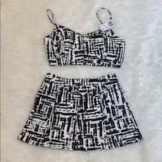 Super Cute 2 Piece Outfit! Both Size Medium! Forever 21 Casual Mini Skirt For Party, Forever 21 Casual Party Mini Skirt, Forever 21 Mini Skirt For Summer Party, Forever 21 Fitted Skort For Party, Casual Party Skort From Forever 21, Casual Forever 21 Skort For Party, Cute 2 Piece Outfits, 2piece Outfits, Crop Top Skirt Set