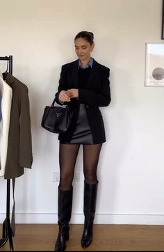 Formal Outfits With Boots, Black And White Classy Outfits, Winter Dress Up Outfits, Mini Skirt Suit, Outfit Botas, Festive Outfits, Best Winter Outfits, Business Casual Outfits For Work, Looks Party