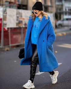 Teddy Bear Coat Outfit Winter, Teddy Bear Coat Outfit, City Ootd, Teddy Coat Outfit, Teddy Bear Coat, Winter Typ, Bear Coat, European Summer Outfits, Outfit Invierno