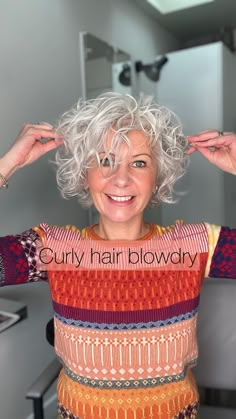 Bangs Korean, Hair Blowdry, Gel Hairstyles, Short Layered Curly Hair, Hairstyles Bangs, Short Curly Hairstyles For Women, Short Wavy Haircuts, Layered Curly Hair