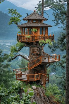 a tree house built into the side of a mountain