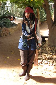 Diy Pirate Costume For Women, Jack Sparrow Halloween Costume, Spooky Sewing, Diy Fantasia, Pirate Girl Costume, Steampunk Costumes