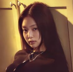 Face Mirror, Black Hair Kpop, Bare Face, Lisa Rosé, Jennie Kim, Kpop Aesthetic, Blackpink Rose