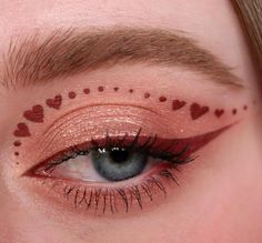 Roses Makeup, Interesting Images, Being Creative, Holiday Makeup, Eye Makeup Art