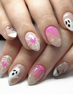 Neon Halloween Nails Short, Cute Spooky Halloween Nails, Halloween Nails Natural Short, Halloween Nails Spider Web, Neon Halloween Nails, Web Nails, Holloween Nails, Spooky Nails