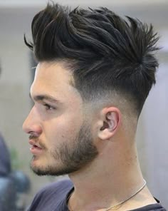 Uppercut Hairstyle, Medium Fade Haircut, Mid Fade Haircut, Dunner Wordend Haar, Low Fade Haircut, Haircut Medium, Boys Hair, Men Haircut Styles