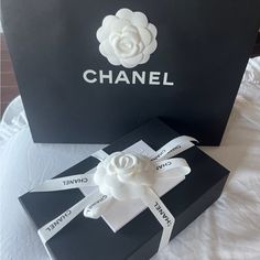 Large New Chanel Shopping Bag With Tissue Papers Original From Chanel Store Only The Shopping Bag 10”X12” Inches Chanel Boy Woc, Chanel Chain Wallet, Chanel Shopping Bag, Chanel Pouch, Chanel Shopping, Chanel Decor, Chanel Cambon, Chanel Black And White, Chanel Tote Bag