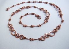 Copper Chain Necklace, Jewelry Chains, Wire Wrap Jewelry Designs, Copper Anniversary Gifts, Copper Gifts, Copper Anniversary, Bijoux Fil Aluminium, Diy Wire Jewelry, Wire Work Jewelry