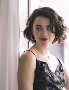 Margaret Qualley Hair, Margaret Qualley Short Hair, 2c Bob, Short Female Haircut, 1990s Hair, Female Haircut, Emotional Portrait, Curled Bob, Sean Young