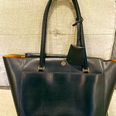 Tory Burch Robinson Tote Black Tory Burch Robinson Tote, Tory Burch Robinson, Tory Burch Bags, Tory Burch Bag, Tory Burch, Shoulder Bags, Black Color, Bag Lady, Shoulder Bag