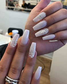 Pin de Emily en Make•Up & Nails | Manicura de uñas, Uñas acrilicas blancas, Diseños de uñas Nails Autumn, Amazing Nails, White Acrylic Nails, Christmas Nails Acrylic, Bride Nails, Silver Nails, Xmas Nails, Autumn Nails, Prom Nails