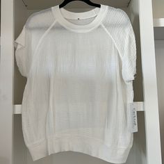 Nwt Aquarius Cocktail Chip Bubble Gauze Top In White. Size 1. Cut-Off Sleeve Sweatshirt Is Our Newest Take On A Brand Favorite. Crew Neck And Banded Bottom, Unfinished Sleeve Edge Gives The Right Amount Of Attitude. Loose Fit, Cut From Our Breezy Bubble Gauze Fabric, This Top Will Keep You Cool In More Ways Than One. 50 Cotton / 50 Rayon Bubble Gauze - Garment Dyed For Soft Color Rich Relaxed Finish. Made In Los Angeles / Imported Fabric Aquarius Cocktail, Gauze Top, Gauze Fabric, Soft Colors, Loose Fitting, Bubbles, Angeles, Womens Tops, Crew Neck