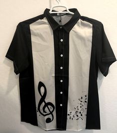 Hawalili Mens Button Down Shirt Music Notes  Size M Black/Gray/White Short Sleeves Polyester, Cotton Blends Dry Clean Recommended Brand new with tags See photos for details Approx. measurements laying flat: Armpit to armpit:22.5" Length:30" Sleeve Length:9.5" Shoulder to shoulder:18" UPRACK Music Note Shirt, School Clothes, Men's Button Down Shirt, Mens Shirt, White Short, Music Notes, School Outfits, Casual Button Down Shirts, Gray White