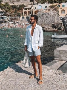 Men European Summer Fashion, Italy Male Fashion, Male Beach Outfit Aesthetic, European Summer Outfits Shorts, Male Beach Outfit, Beach Outfit Men Beachwear, European Summer Outfits Men, Men Vacation Outfits, Outfit Tulum