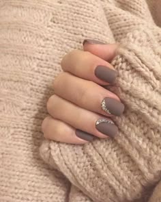 Gel Polish Design On Natural Nails, Gel Polish Inspiration, Fall Gel Dip Nail Colors, Pretty Nails Matte, Fall No Chip Nail Designs, Cute Fall Nails 2023, Mauve Bridesmaid Nails, Short Nail Designs Plain Color, Bridesmaid Nails Dip