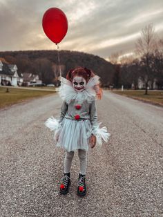 Halloween Costume Ideas Kids Girl, Penny Wise Girl Costume, Girl It Costume, Pennywise Costume Girl, Halloween Costumes Kids Girls Age 10, Girls Pennywise Costume, Diy Pennywise Costume For Women, Halloween Costumes Pennywise