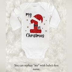 Super Cute Baby Christmas Onesie. You Can Choose White Or Red, As Well As Replace The “My” With Your Baby’s First Name”. Sizes Are 0-3 Months, 3-6, Months And 6-9 Months. I Have Short-Sleeved Options In Separate Listings. Please Note The Size, Color, And If You Want To Add Your Baby’s Name. If So, Please Spell It Out And Double-Check That It’s Typed Correctly! Note: This Specific Design Does Not Leave A Lot Of Space For A Name. If You Want To Replace The “My” With A Baby’s Name And The Name Is L Baby First Christmas Shirt, My First Christmas Onesie, First Christmas Onesie, Christmas Onsies, Baby Christmas Onesie, Christmas Onesies, Baby First Christmas, Xmas Outfits, Christmas Onesie