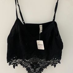 Black Free People Bralette/ Crop Top With Lace At The Bottom Never Been Worn Size Medium Elegant Black Crop Top With Lace Trim, Elegant Black Lace Trim Crop Top, Summer Black Crop Top With Lace Trim, Black Lace Trim Crop Top For Summer, Elegant Black Crop Top For Beach, Elegant Black Crop Top For The Beach, Free People Bralette, Bralette Outfit, Bralette Crop Top