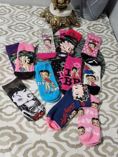 Vintage Betty Boop Socks. -King Features Sydicate/Fliescher Studios Inc. -2000. - Sold Separately Tons of Betty Boop socks, Brand New. Adorable images of Betty.  Would make a cool gift for Betty boops fans!!  Measurements are in Please view my photos as I have added many as part of my description and feel free to message me with any questions or if you would like additional photos.  Thanks for checking out my shop, have a great day/night 🙃 RULESalways has to be rules) Sorry i do not offer refun Betty Boop Slippers, Betty Boop Bedding Set, Betty Boop Gifts, Betty Boop Car Accessories, Betty Boop Coffee, Betty Boop Crewneck, Betty Boop Merchandise, Casual Socks, Socks And Hosiery