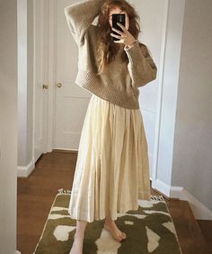 Long Skirt And Sweater Outfit, Mum Outfits, Modest Woman, Teacher Fits, Crazy Fashion, Yee Yee, Church Clothes, Church Fits, Christmas Church