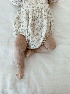 Looking for clothes for your little one? Baby clothes for girls can be found here at the best prices. With styles for every occasion, you're sure to find the perfect outfit for your little one. Daisy Outfit, Ribbed Tights, Blue Daisy, Baby Life, Neutral Baby