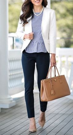 Gingham peplum top + white blazer and navy slacks Casual Work Outfit Spring, Work Outfit Office, Makeup Tip, Professional Work Outfit, Office Wardrobe, Extra Petite, Office Casual Outfit, Spring Work Outfits, Outfit Chic