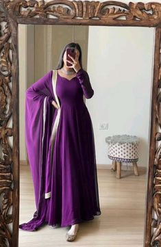 Purple Anarkali, Gown With Dupatta, Long Gown Design, Anarkali Dress Pattern, Gaun Fashion, Indian Dresses Traditional, Gown Pattern